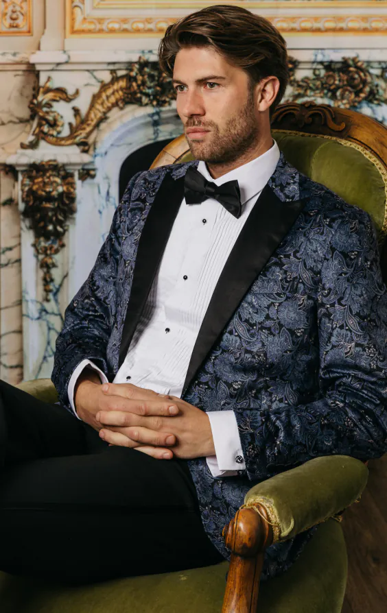 Blaue Smoking Jackett mit Paisley-Samtdruck und Steigendem Revers - photo 1 Blaue Smoking Jackett mit Paisley-Samtdruck und Steigendem Revers - photo 1