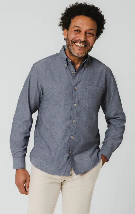 Blaues Chambray-Hemd