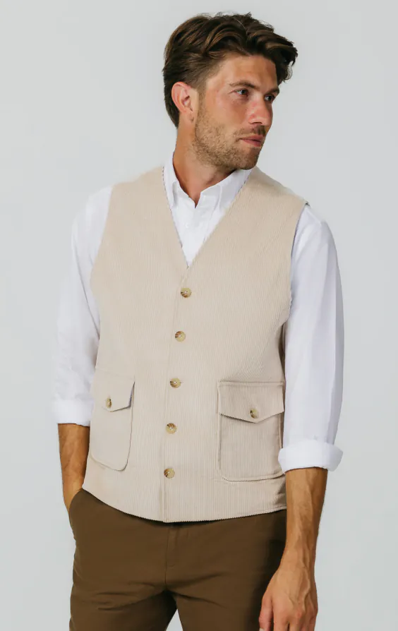 Beige Cordweste mit aufgesetzten Taschen Beige Cordweste mit aufgesetzten Taschen