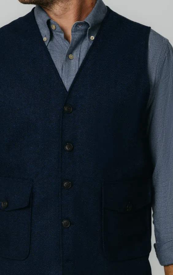 Marineblau Tweed Weste mit Fischgrätmuster mit aufgesetzten Taschen - photo 2 Marineblau Tweed Weste mit Fischgrätmuster mit aufgesetzten Taschen - photo 2