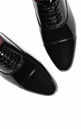 Schwarz Lack Oxford Zehenkappe Schuhe