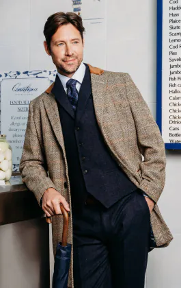 Braun und Blau karierter aus Tweed-Wollgemisch Mantel mit Samtfassungen