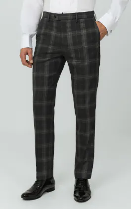 Graue Hose mit Schottenkaro