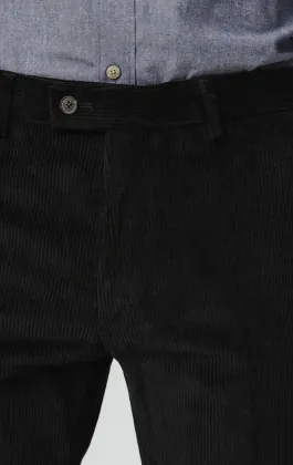 Schwarze Cordhose